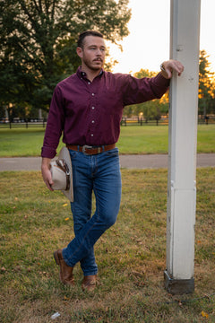 Man wearing the Grant western leather belt with jeans